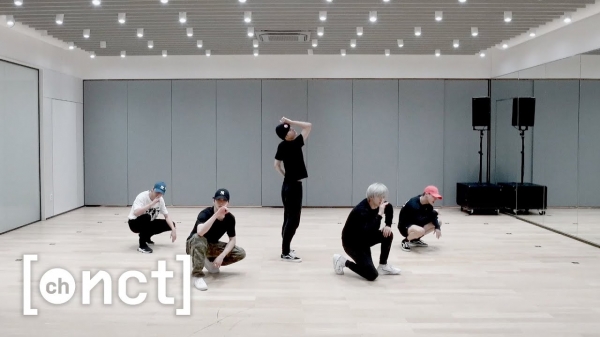 NCT U 엔시티 유 ‘Kick & Ride’ Dance Practice 공식 영상 대표 이미지