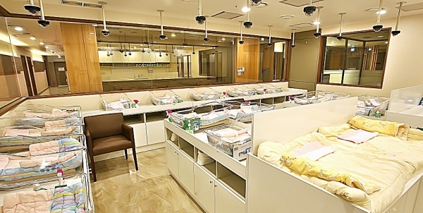 산후조리원 신생아실. (자료사진,기사와 상관 없음)