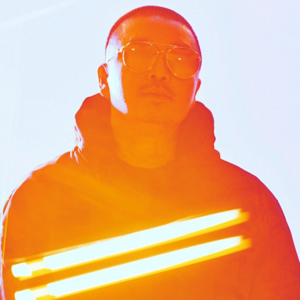 솔리드 멤버 정재윤이 새로운 이름 ‘세비안 SAVIYN’으로 첫 EP ‘Voyage.01’를 발매한다