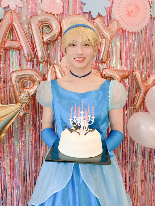 신데렐라가 된 윈윈 / WayV 공식 트위터 제공 @@WayV_official