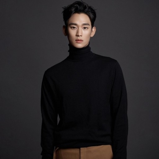 배우 김수현