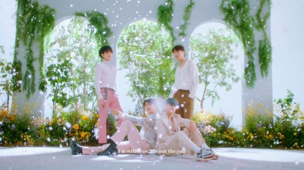 하이라이트 '불어온다' MV 캡쳐