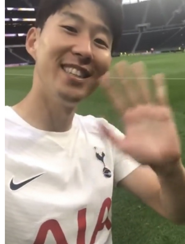 승리 후 기쁨을 만끽하는 손흥민 [토트넘 인스타그램 제공]