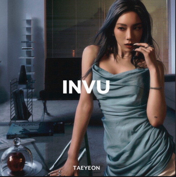 (사진=태연 'INVU' 앨범 표지)