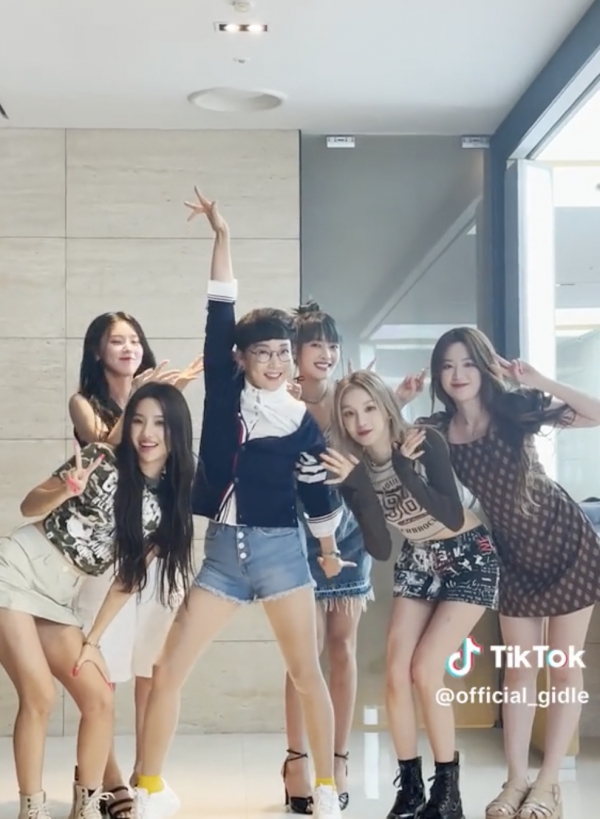 출처=(여자)아이들 공식 틱톡 캡쳐