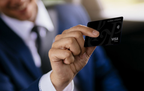 ‘헨리 글로벌 시티즌스(Henley Global Citizens)’ 회원과 그 가족은 글로벌 교육 계획에 대한 무료 상담과 세계 최고의 학교 및 대학을 안내 받게 되며 전략적 건강 자문, 예방 의학 및 장수 프로그램 이용, 스위스·독일·싱가포르·아랍에미리트·영국·미국 등지에서 최첨단 의료 시설의 건강 검진 예약 등의 혜택도 누리게 된다