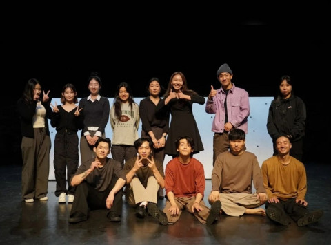 프로젝트 인간의 신작 기획공연 ‘두 점 사이’의 출연진과 제작진