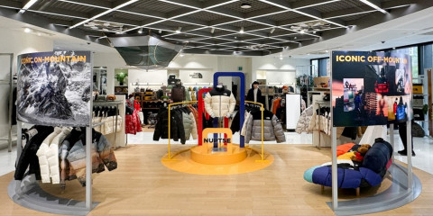 노스페이스 명동 플래그십 스토어 2층 내 눕시 팝업존 모습