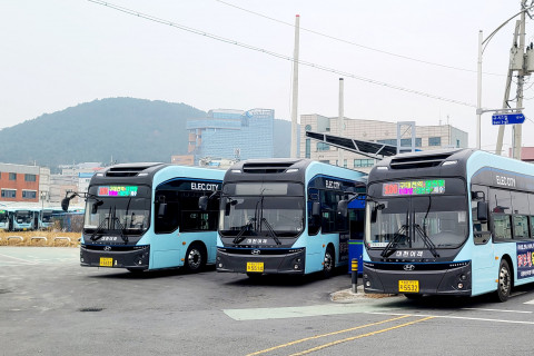 공공형 전기버스 충전소에서 충전중인 대천여객 차량