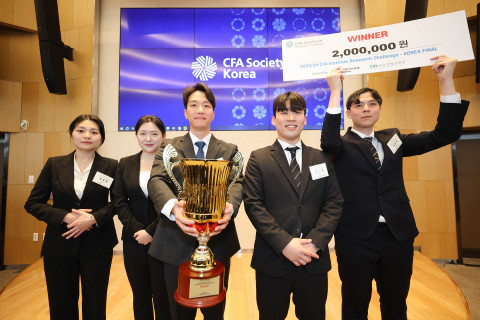 우승을 차지한 부경대 Challiance팀. 왼쪽부터 김희영, 정우진, 김세웅, 한서준, 성창욱