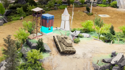 ‘배틀탱크 1940’ 게임에서 탱크에 부착된 카메라를 통해 비전인식 기술로 상호작용을 하는 모습