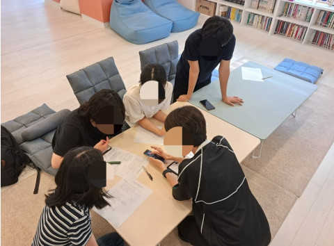 ‘DAY스탬프’ 오리엔테이션에서 참여 청소년들이 개인미션/단체미션을 정하고 있다