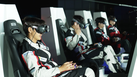 프로 드론레이싱 시범대회 ‘2024 DFL (드론 포뮬러 리그)’ 모습