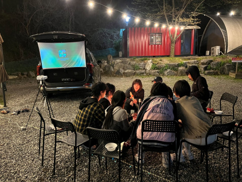 지난 4월 춘천에서 학교 밖 청소년들을 위한 1박 2일 캠프가 진행됐다