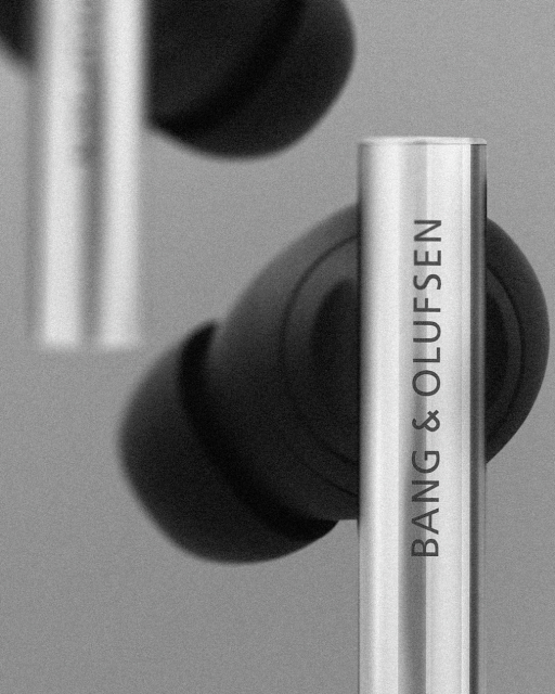 뱅앤올룹슨, 100년의 디자인을 담은 웨어러블 사운드 ‘베오 그레이스’ 출시